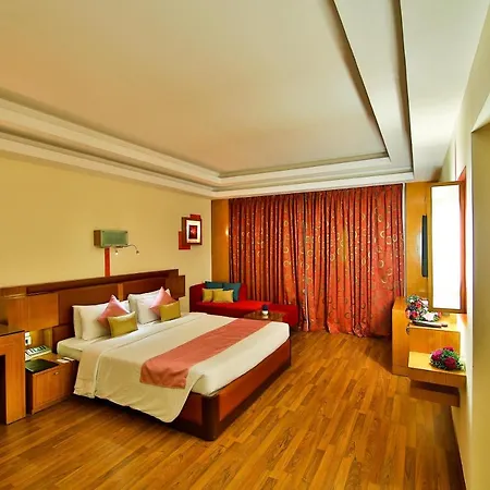 Gokulam Park Hotel Kochi Exterior photo