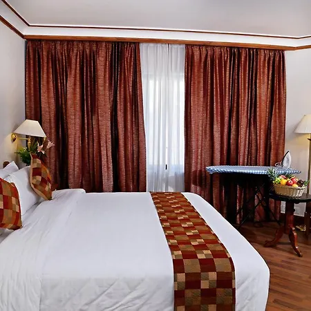 Gokulam Park Hotel Kochi Room photo