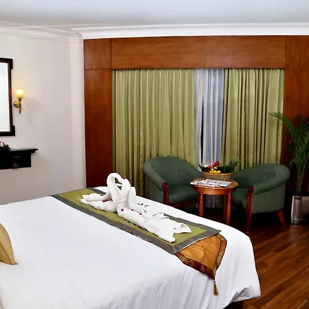 Gokulam Park Hotel Kochi Exterior photo