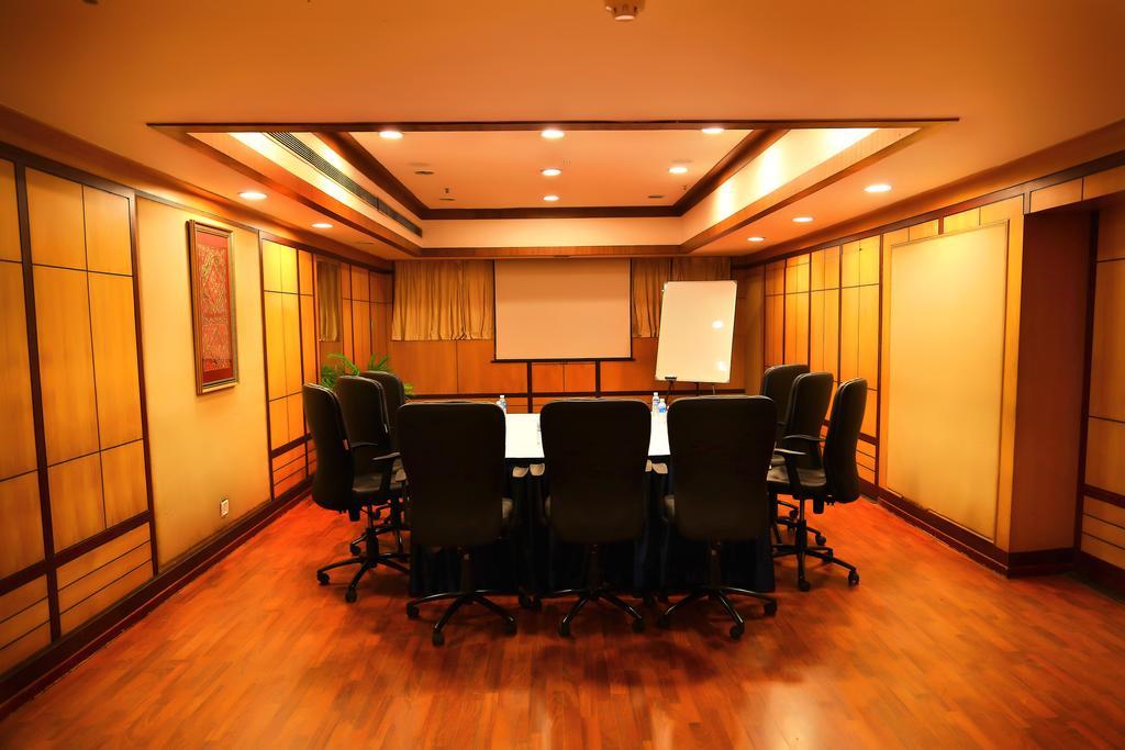 Hotel Gokulam Park
