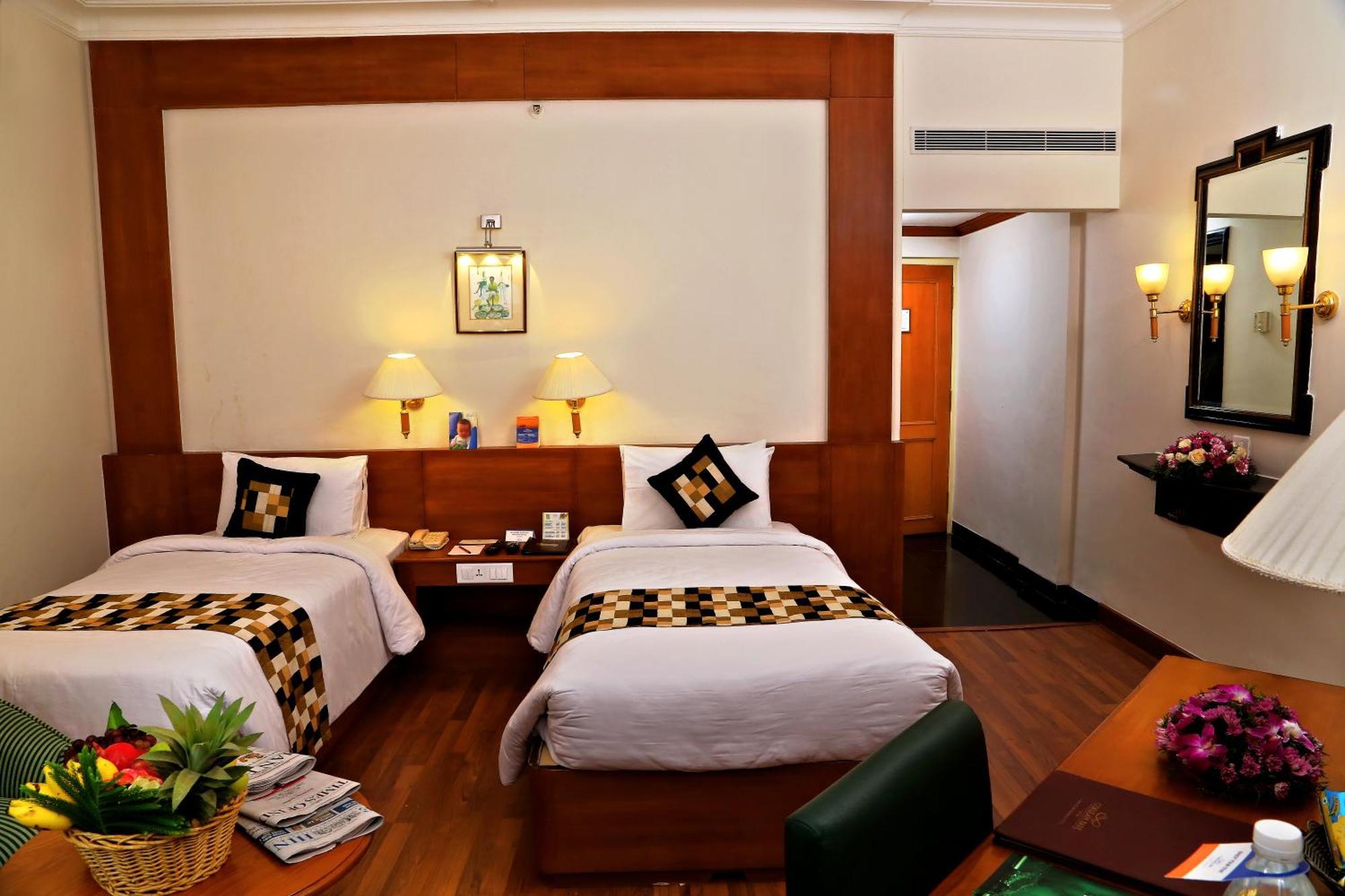 Hotel Gokulam Park
