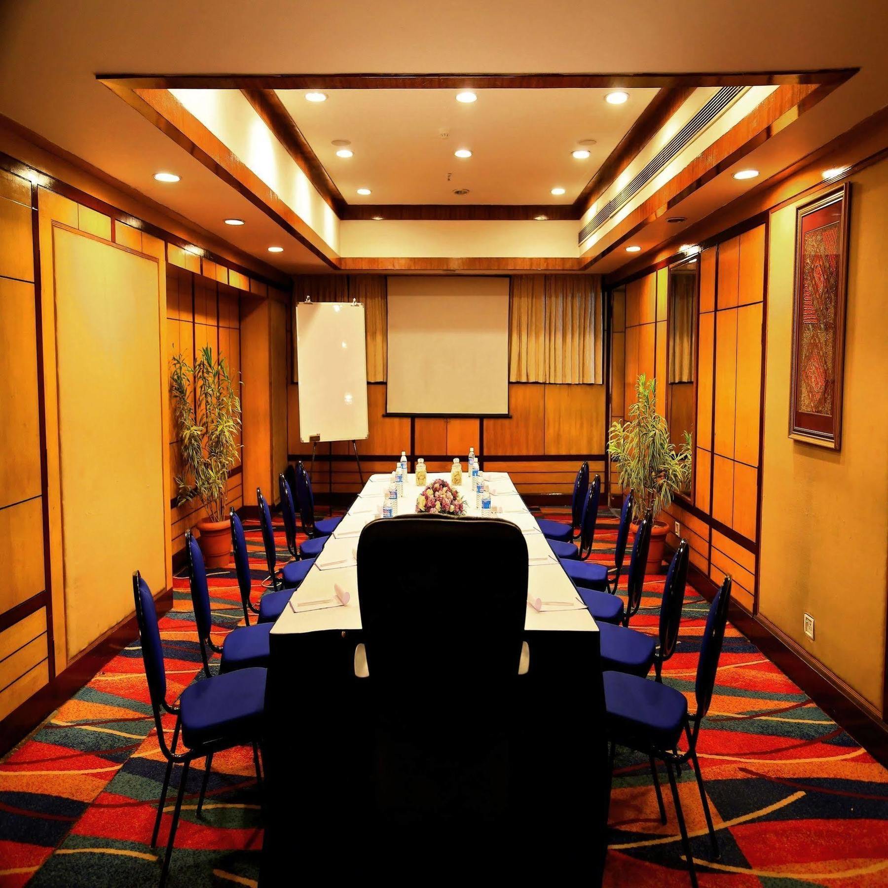 Gokulam Park 3*